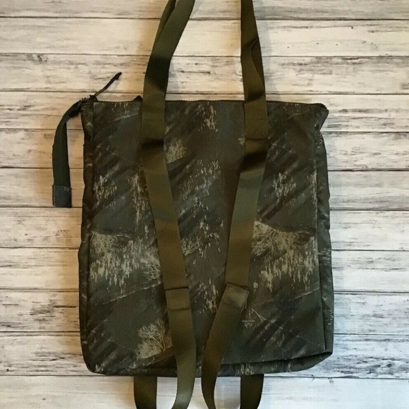 Nike- Pocket Printed Unisex Tote- NWT - Picture 6 of 7